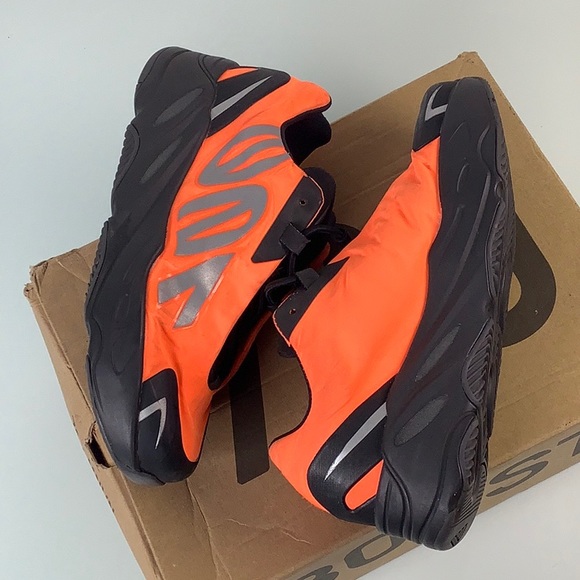 Adidas Yeezy Boost 700 MNVN orange Sneakers size 2 kids - Picture 9 of 13